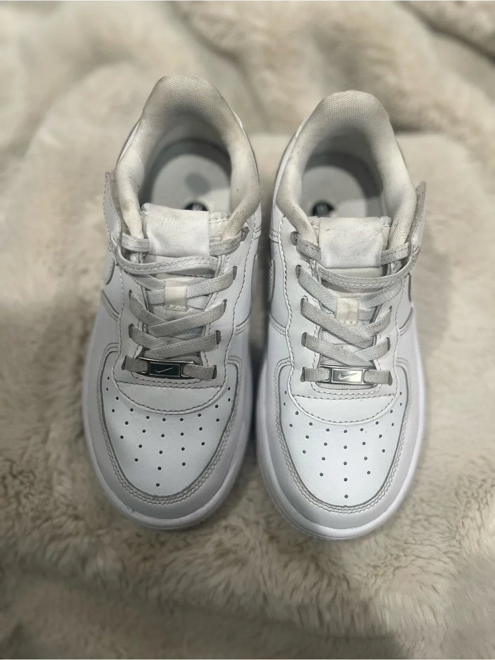 Gently used Nike White Kids Sneakers - Low tops